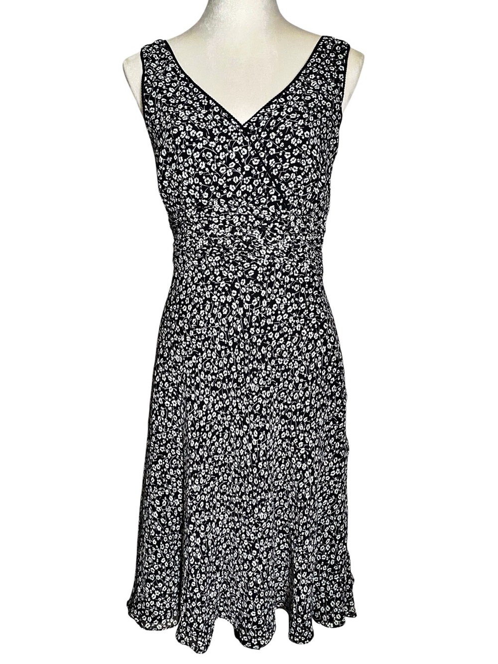 Ann Taylor Vintage 100% Silk Ditsy Floral Midi Dress Sleeveless V-Neck Size 6